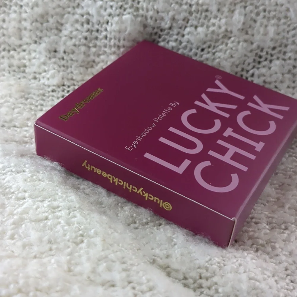 LUCKY CHICK Eyeshadow Palette in Daydreams, 6g/0.21oz